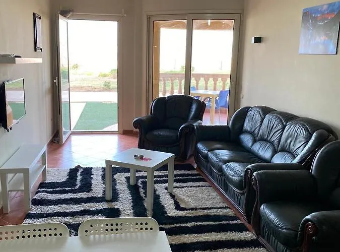 Alpesi faház Porto Sokna Water Front Ground Floor Family Only Ajn-Szuhna