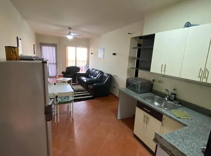 Alpesi faház Porto Sokna Water Front Ground Floor Family Only Ajn-Szuhna