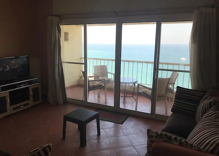 Alpesi faház Porto Sokna Water Front Ground Floor Family Only Ajn-Szuhna